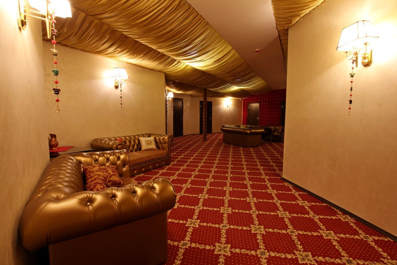 India Palace Hotel Charkiv Exteriör bild